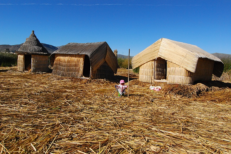 Laura i Astronom-248.JPG - A tu ciekawostka bo dziecko ma chodzik. Ciekawe jak sie sprawuje na tym asfaltowym podłożu? (Zdjęcie: Laura i Astronom)